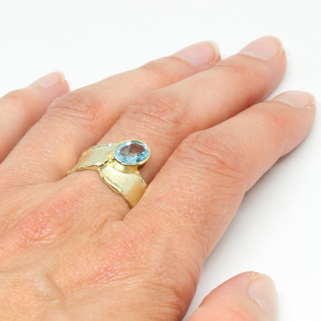 Ring in 585 Gelbgold mit Blautopas