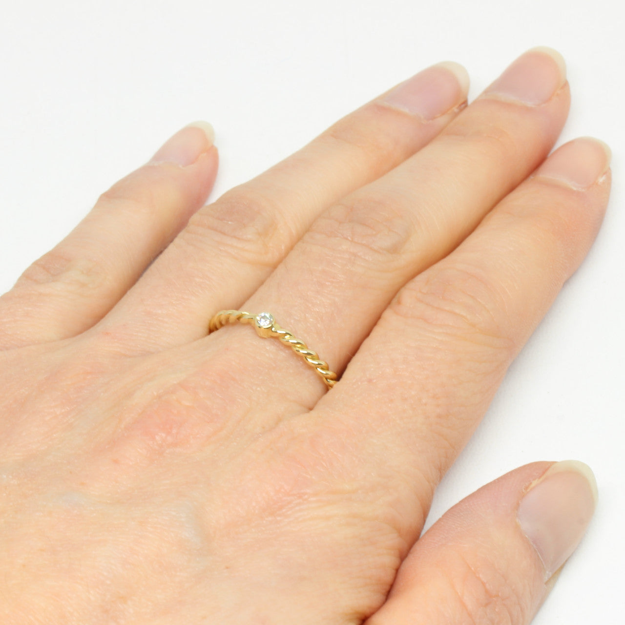 Ring in 333 Gelbgold gekordelt mit Zirkonia