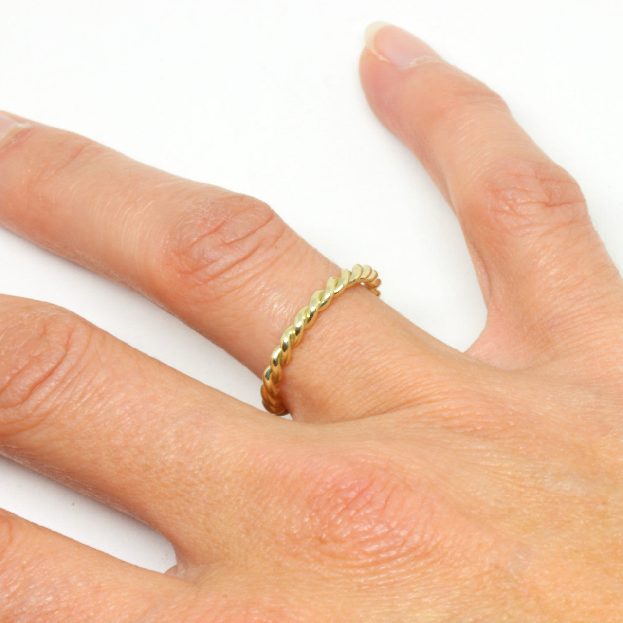 Ring in 585 Gelbgold gekordelt 2,3 mm