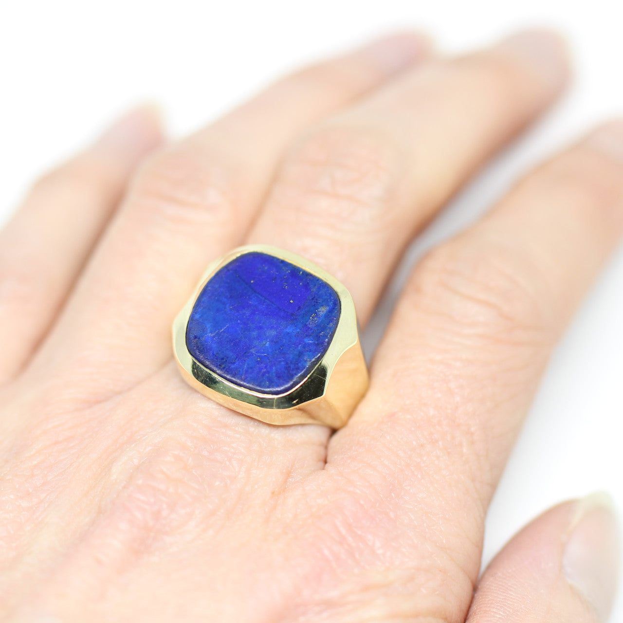 Ring in 585 Gelbgold mit Lapis Größe 63